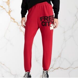 FREE CITY Small Sweatpants Artyard Red cream